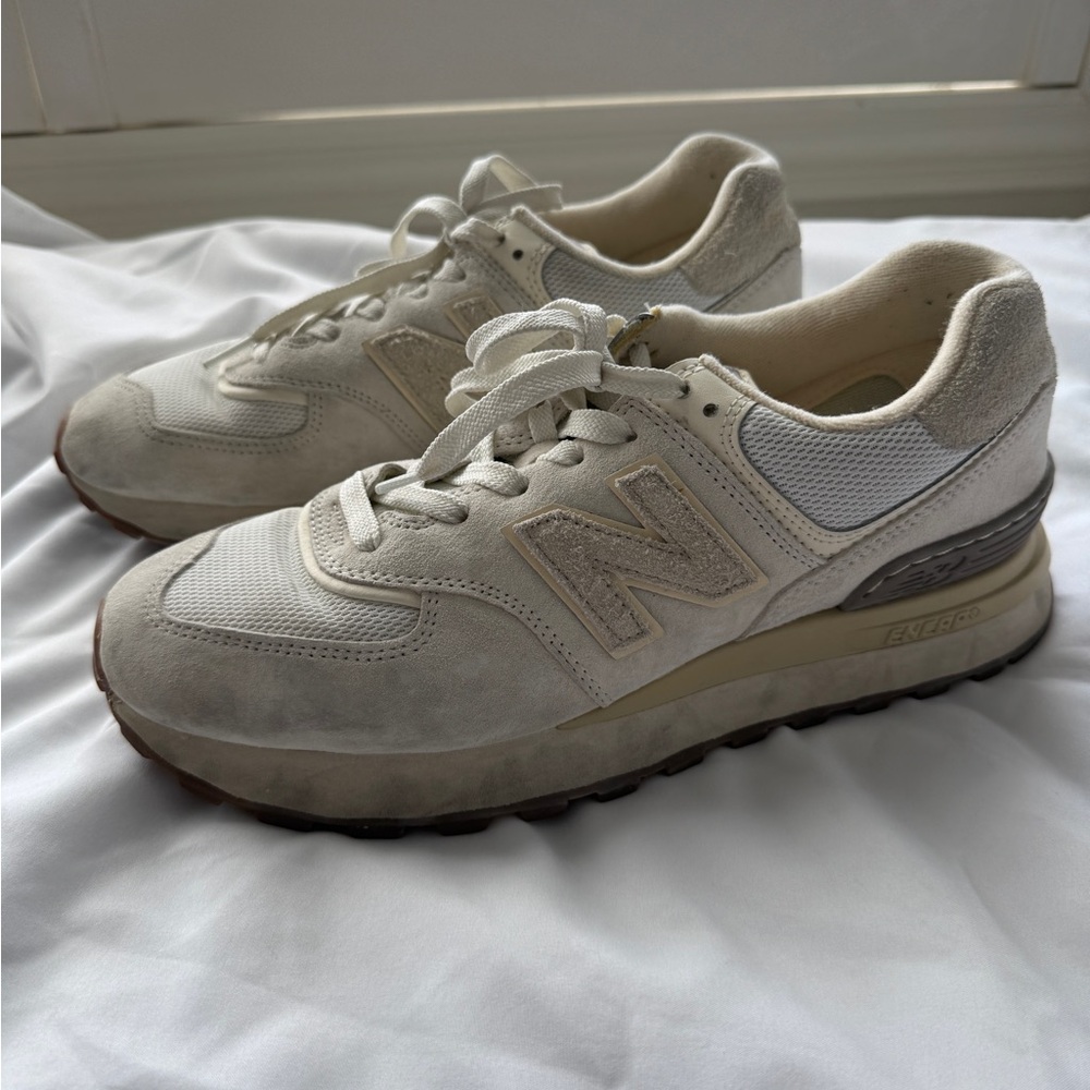 New Balance Suede Cream Sneakers